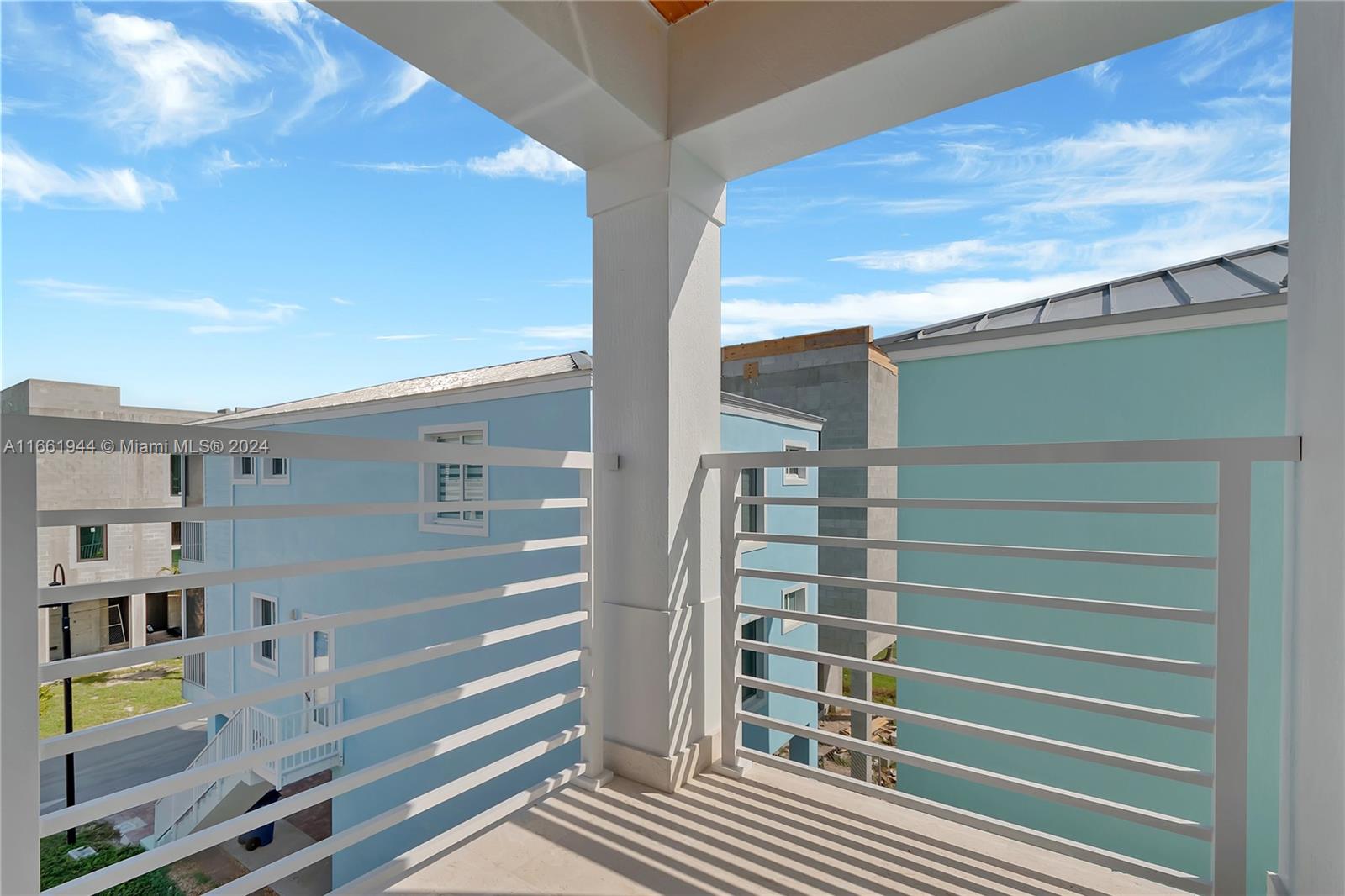 94825 Overseas Highway # 144