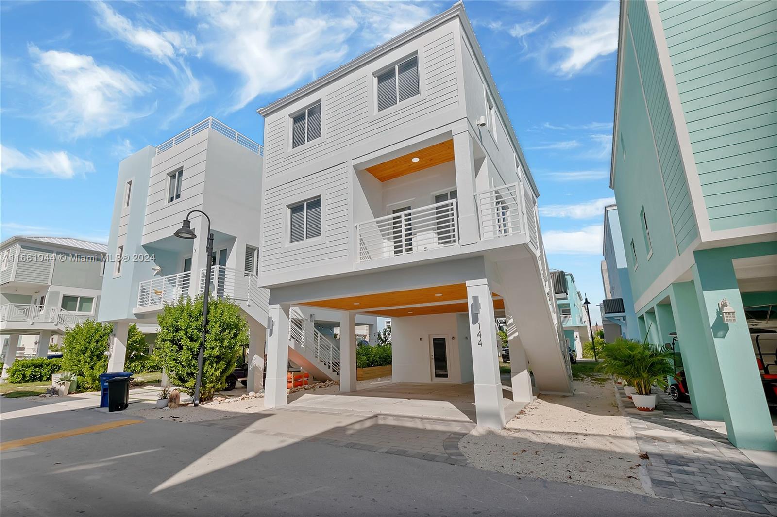 94825 Overseas Highway # 144