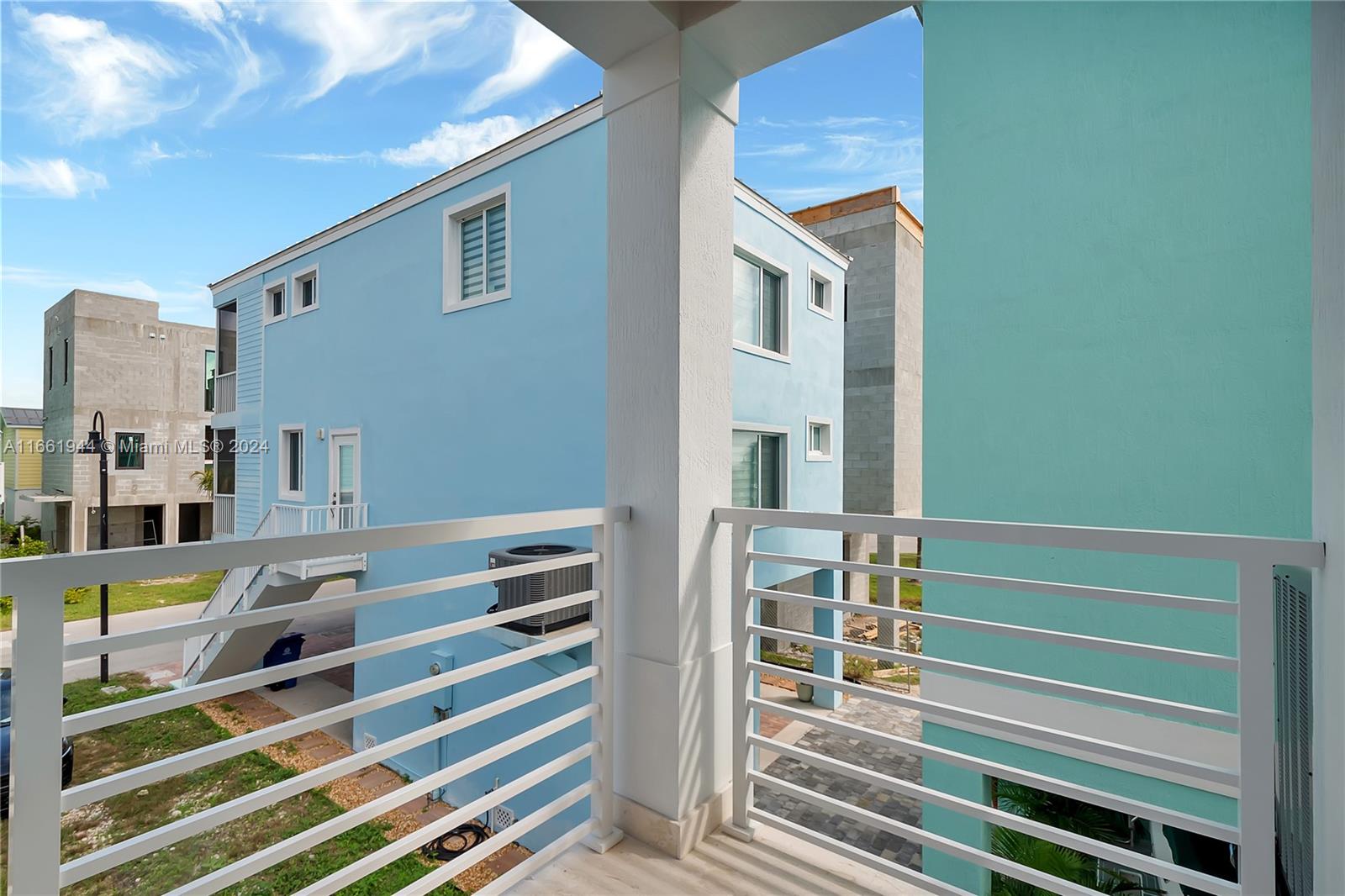 94825 Overseas Highway # 144