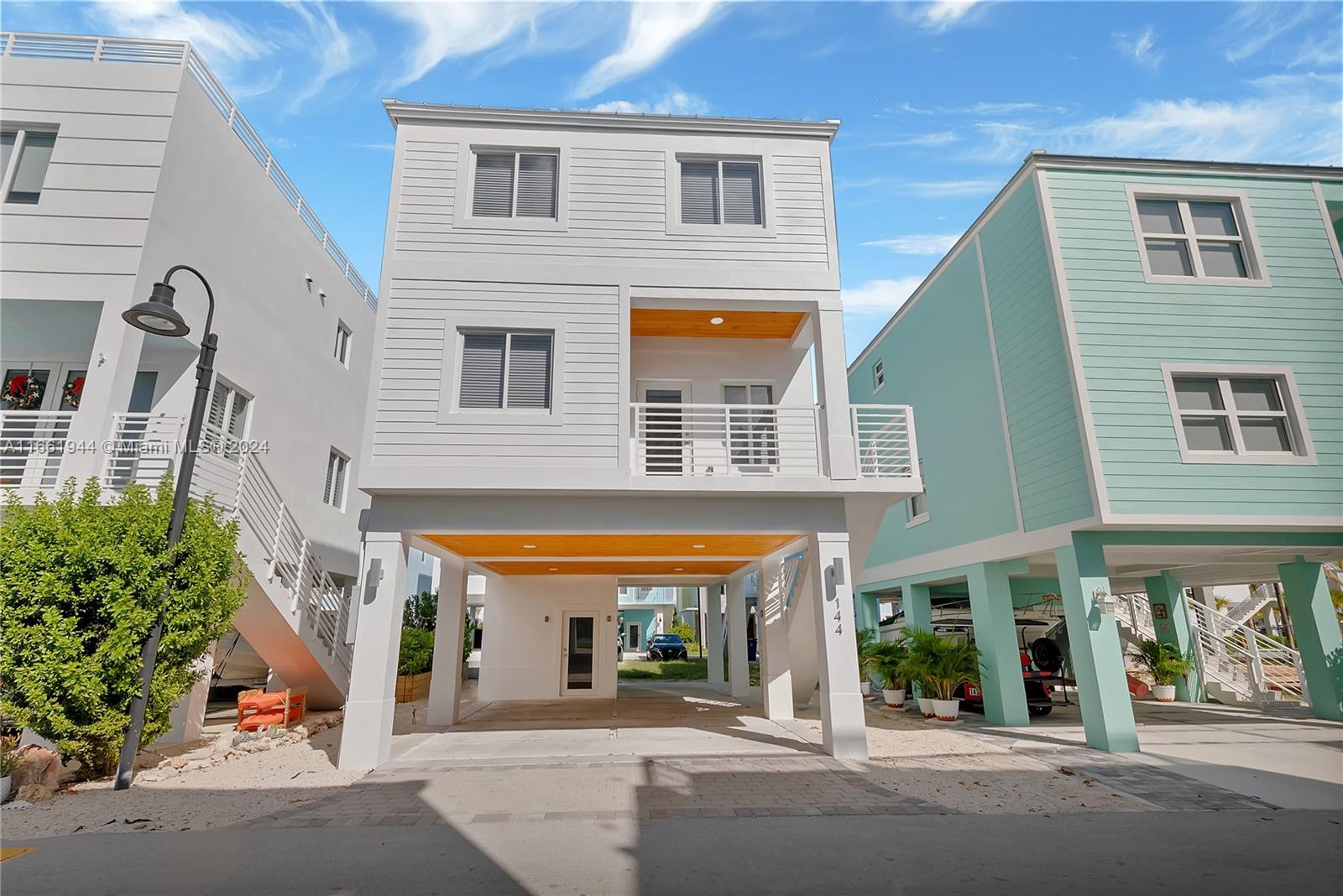 94825 Overseas Highway # 144