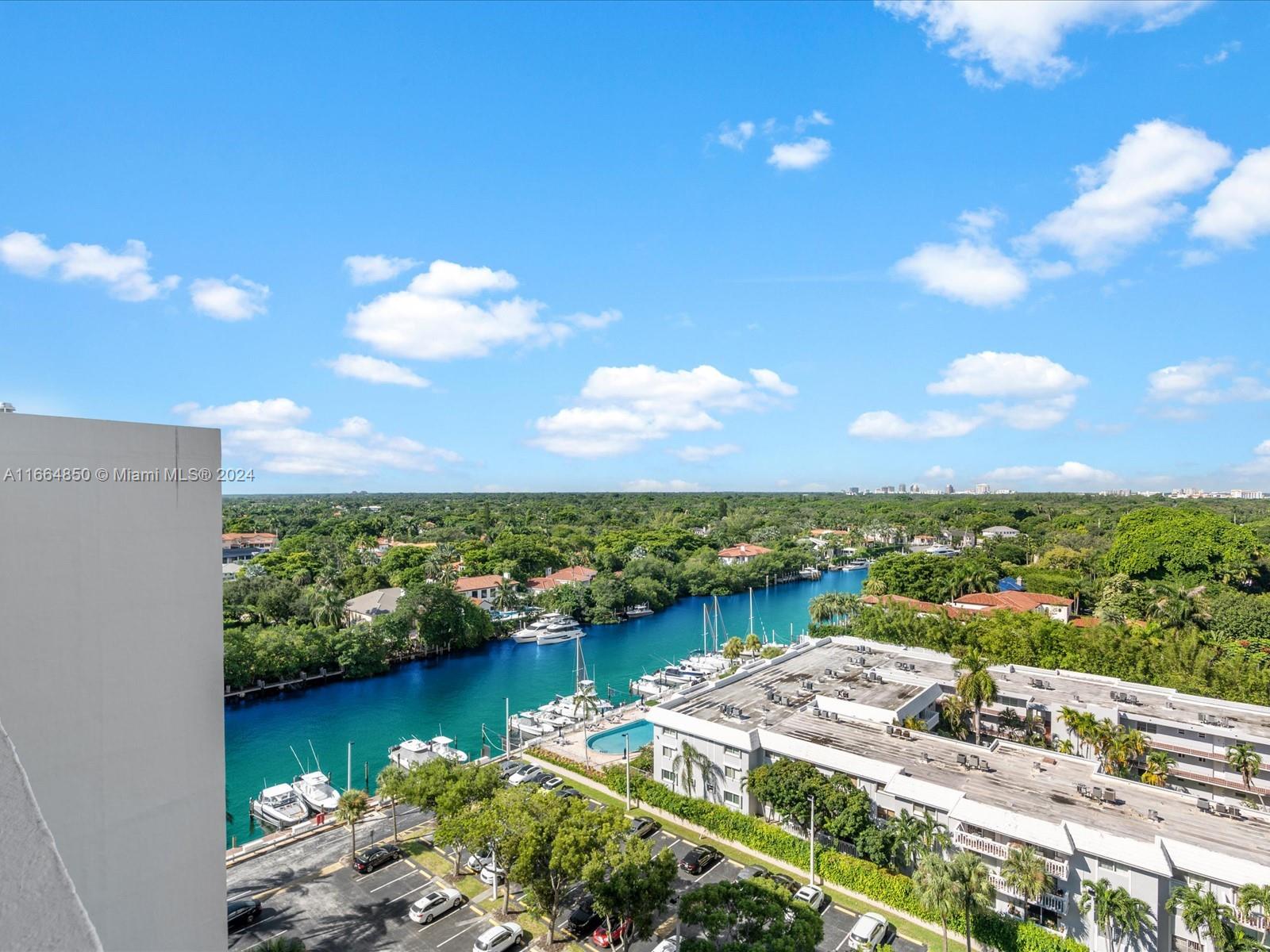 90 Edgewater Dr Unit: PH17