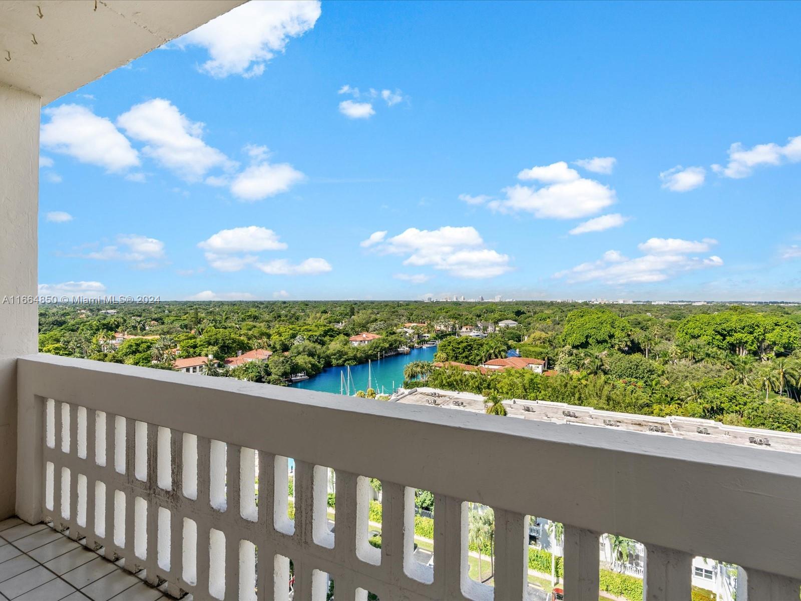 90 Edgewater Dr Unit: PH17