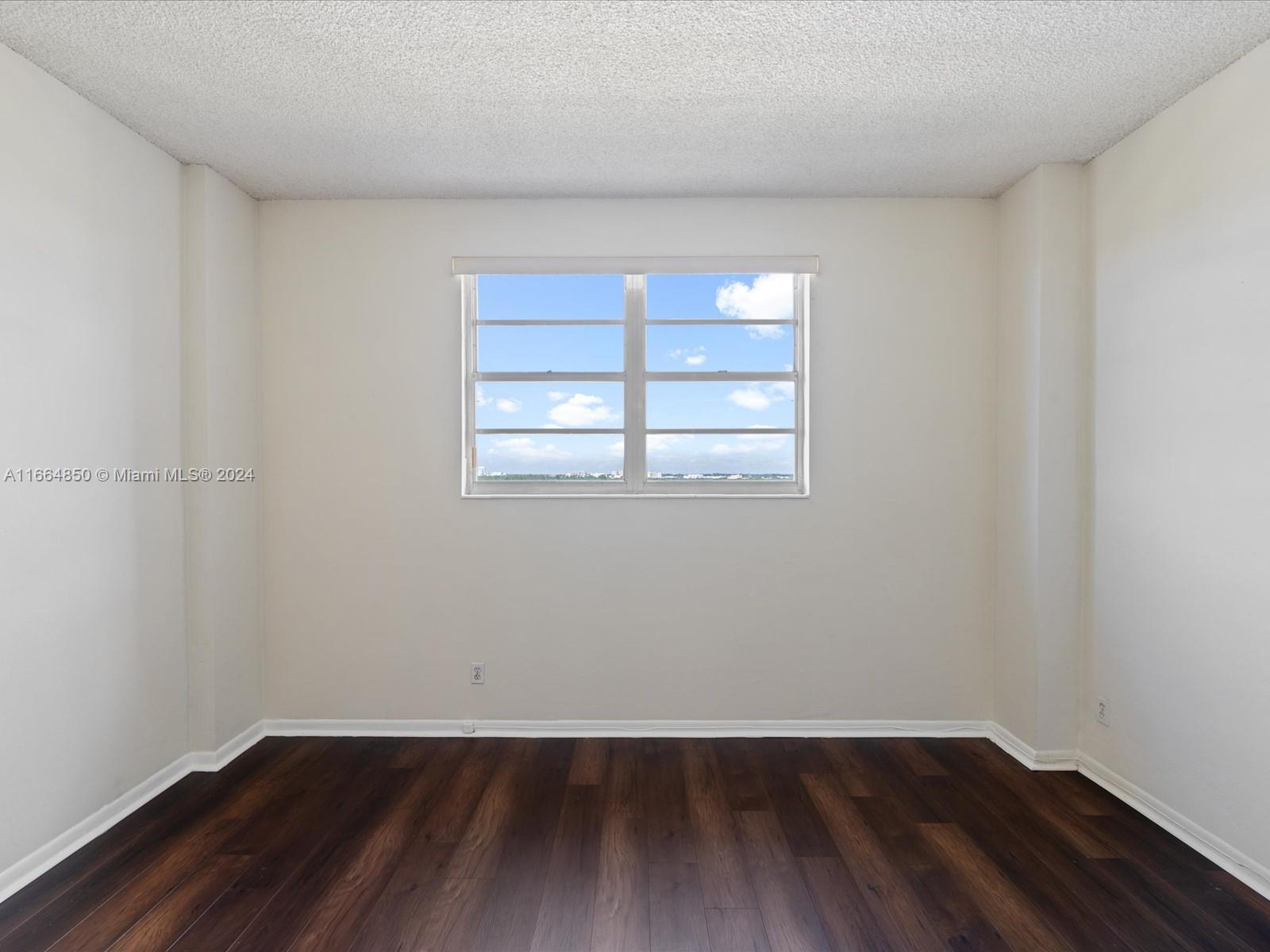 90 Edgewater Dr Unit: PH17