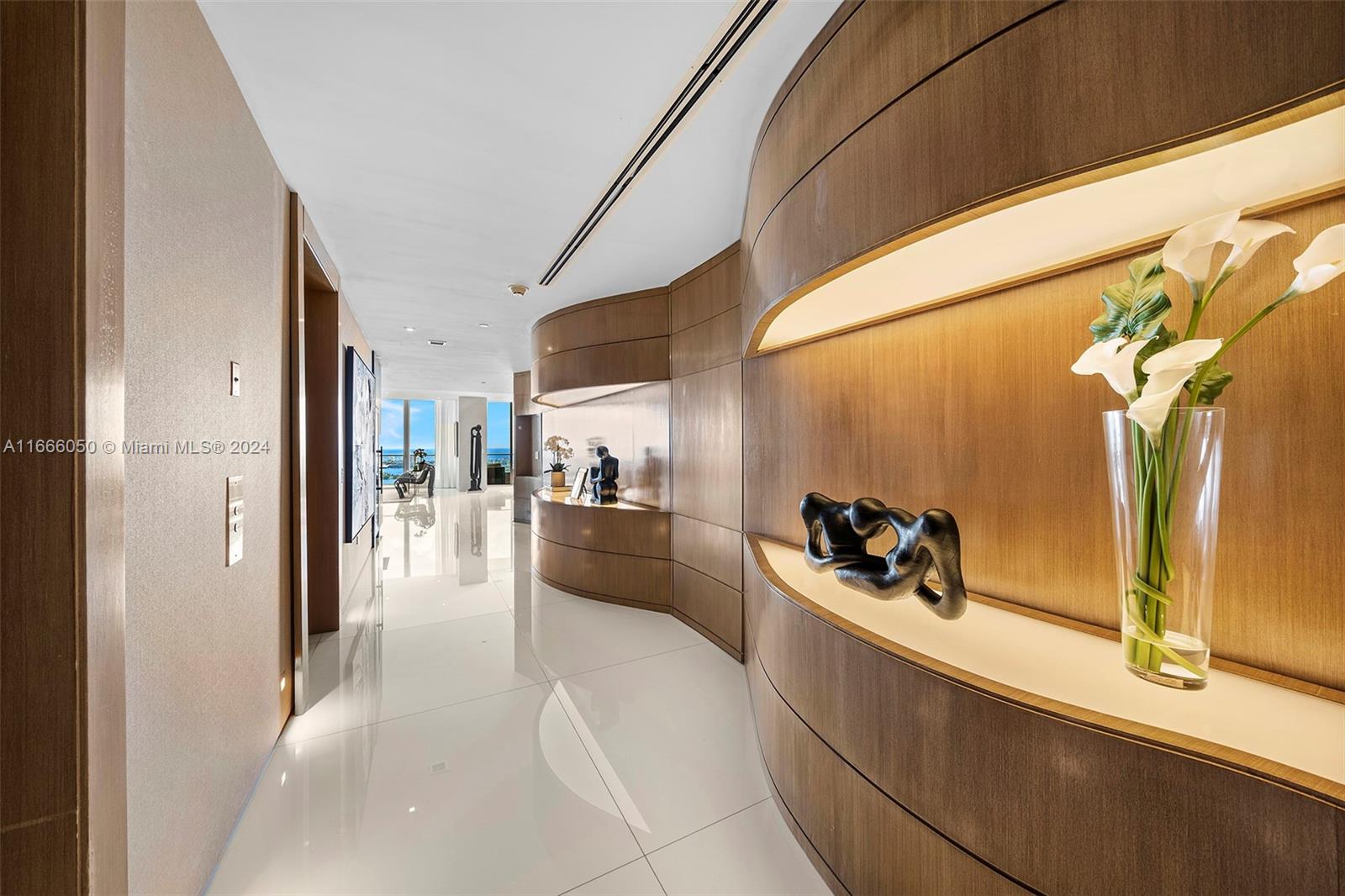 1100 Biscayne Blvd # 6004 Unit: 6003-6004