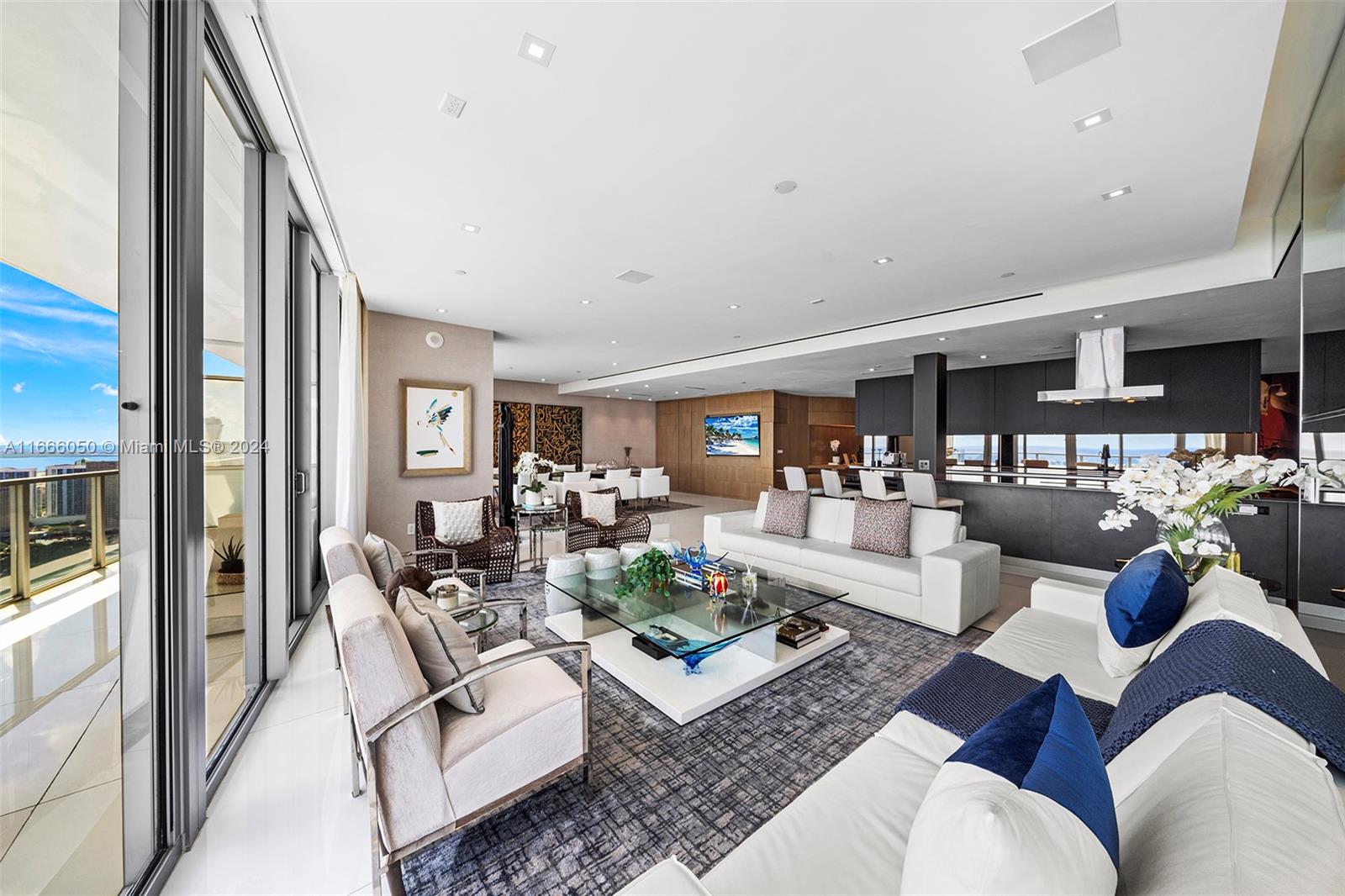 1100 Biscayne Blvd # 6004 Unit: 6003-6004