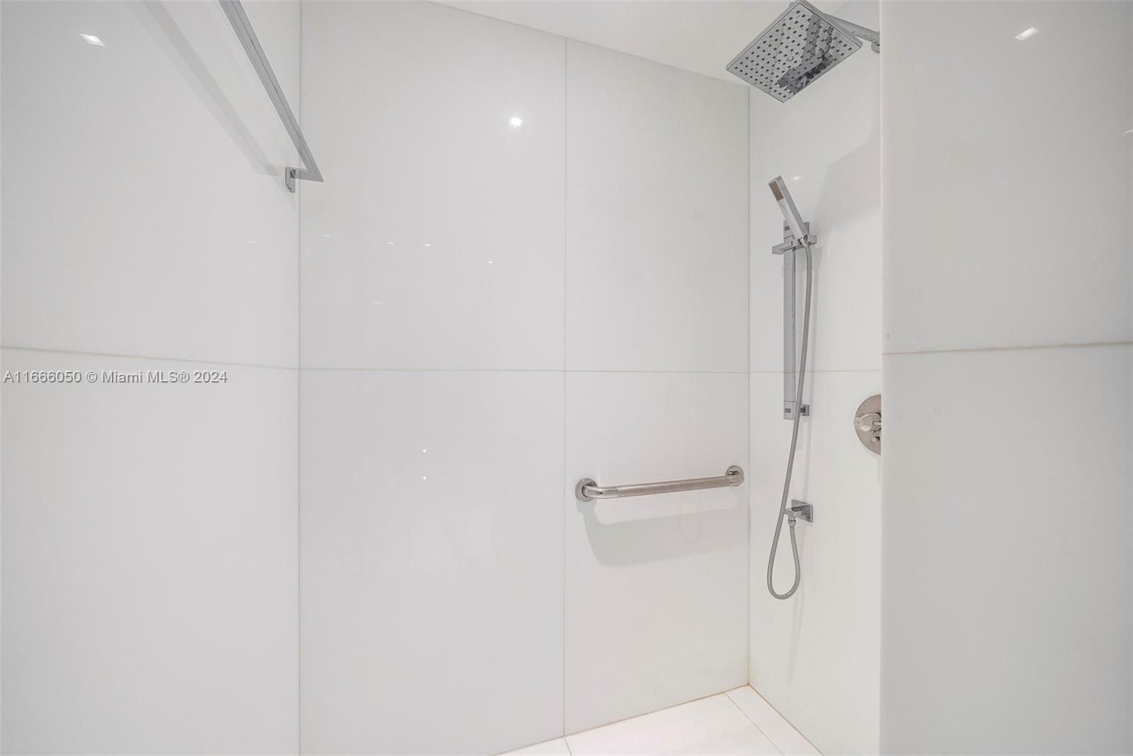 1100 Biscayne Blvd # 6004 Unit: 6003-6004