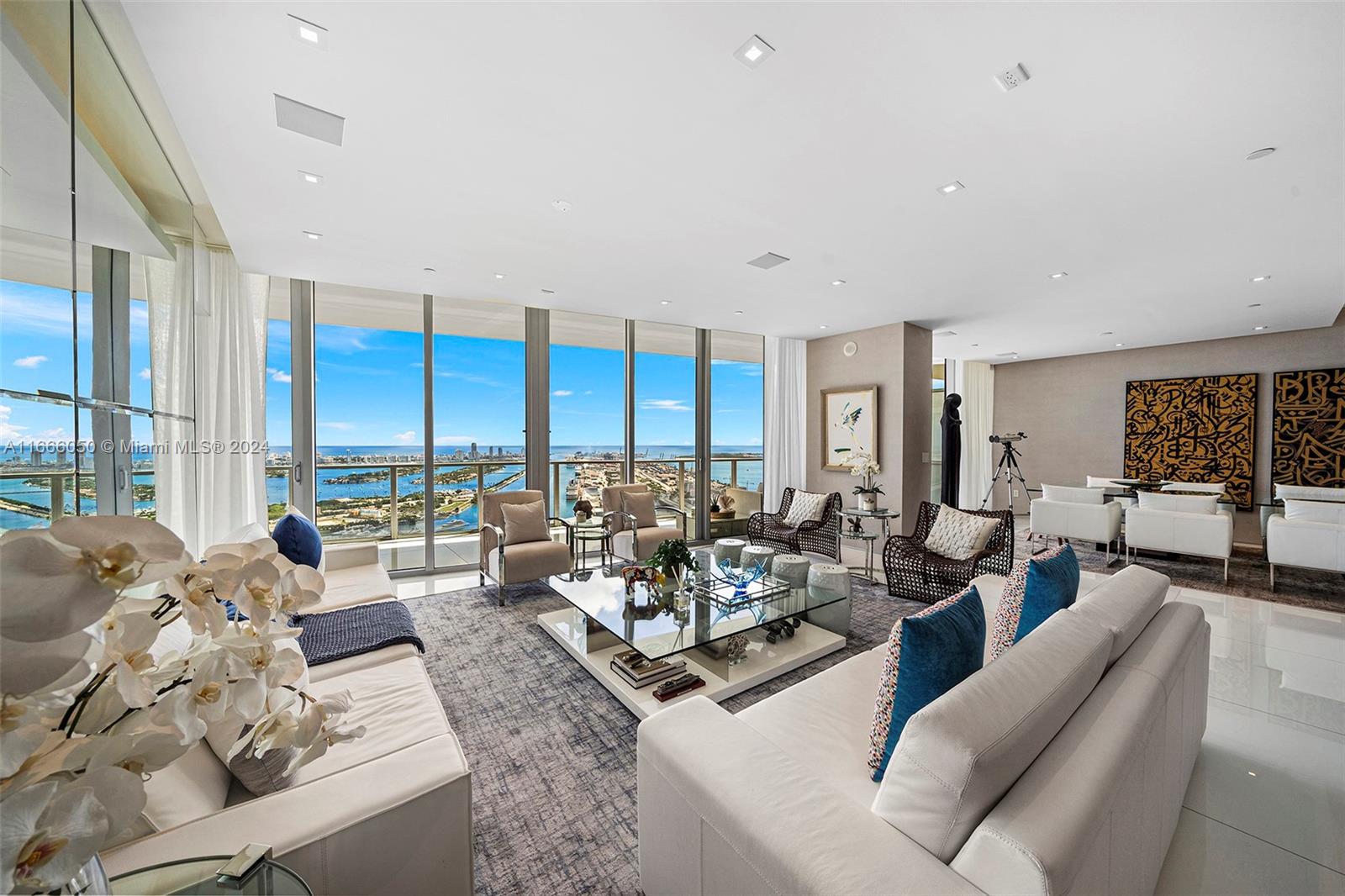 1100 Biscayne Blvd # 6004 Unit: 6003-6004