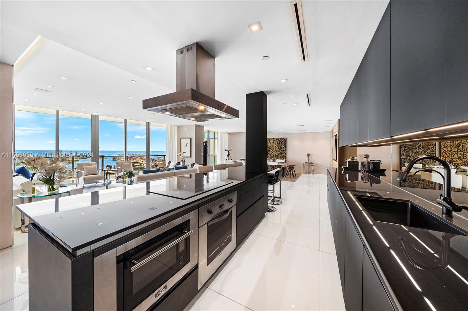1100 Biscayne Blvd # 6004 Unit: 6003-6004