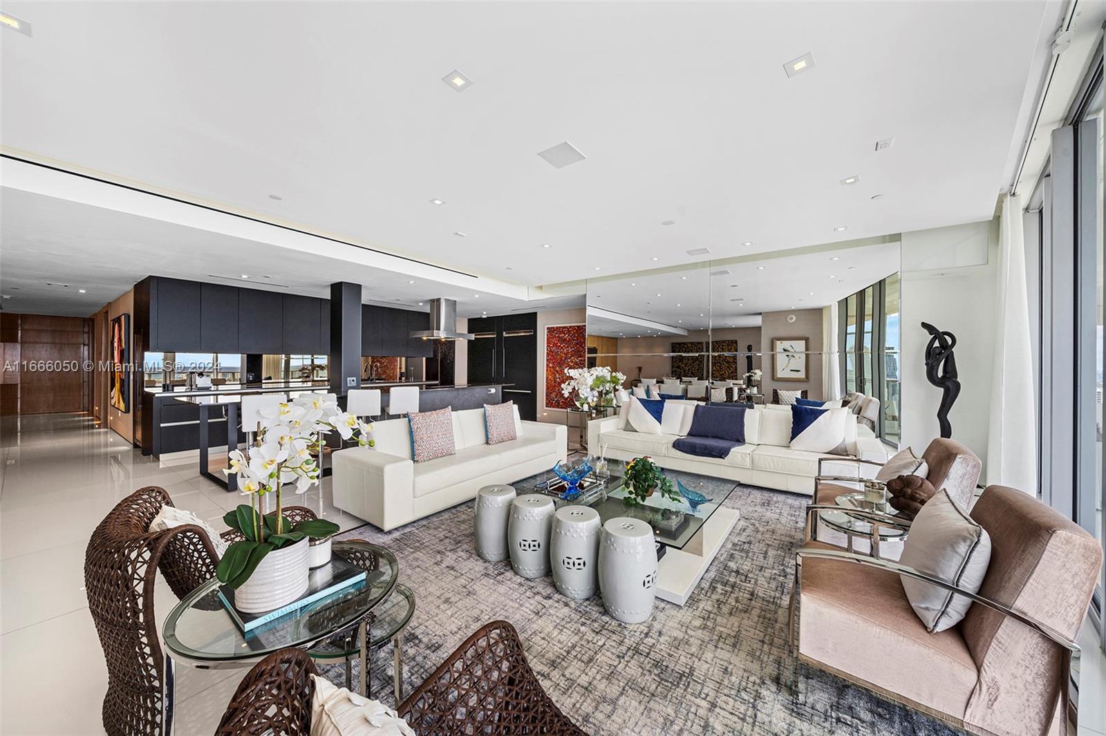 1100 Biscayne Blvd # 6004 Unit: 6003-6004