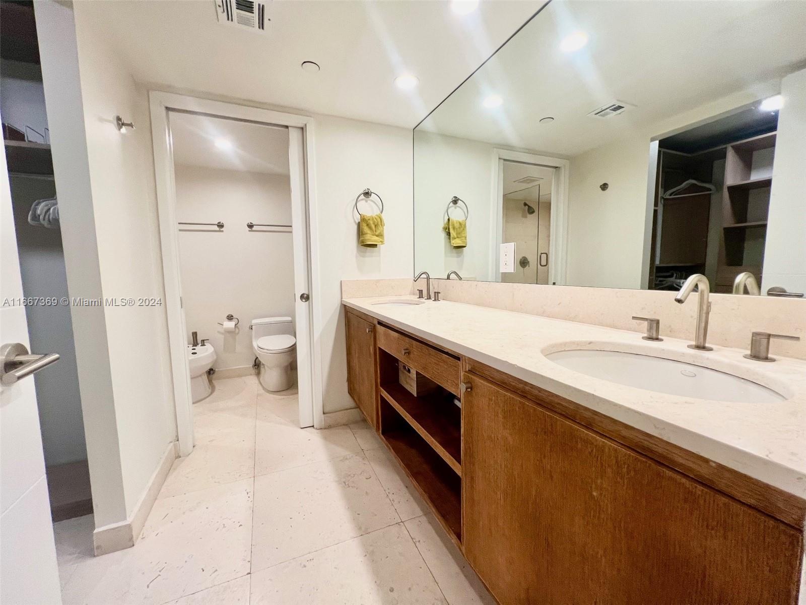 1541 Brickell Ave # A3702