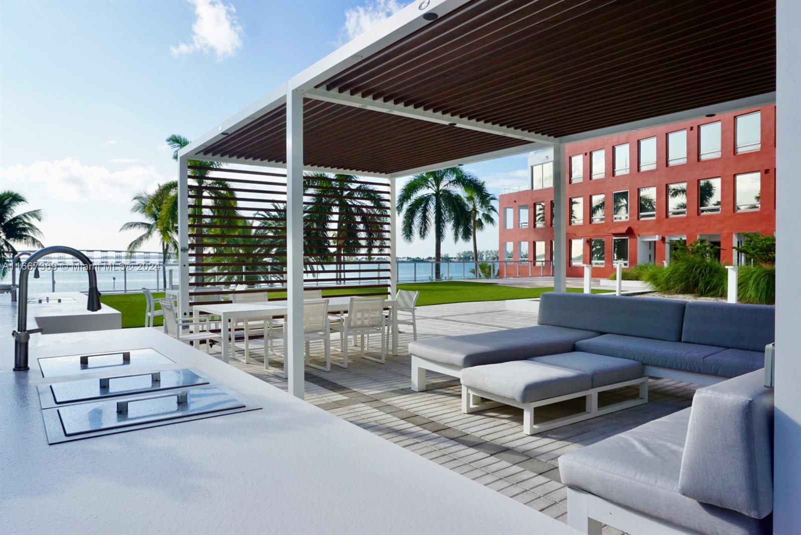 1541 Brickell Ave # A3702