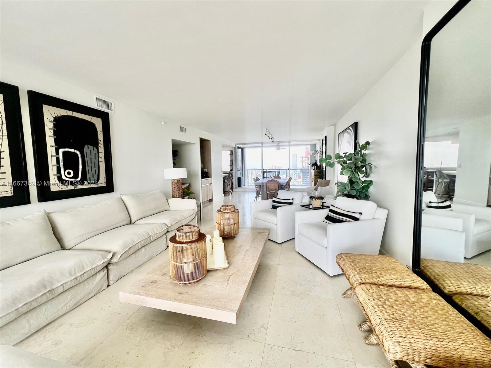 1541 Brickell Ave # A3702