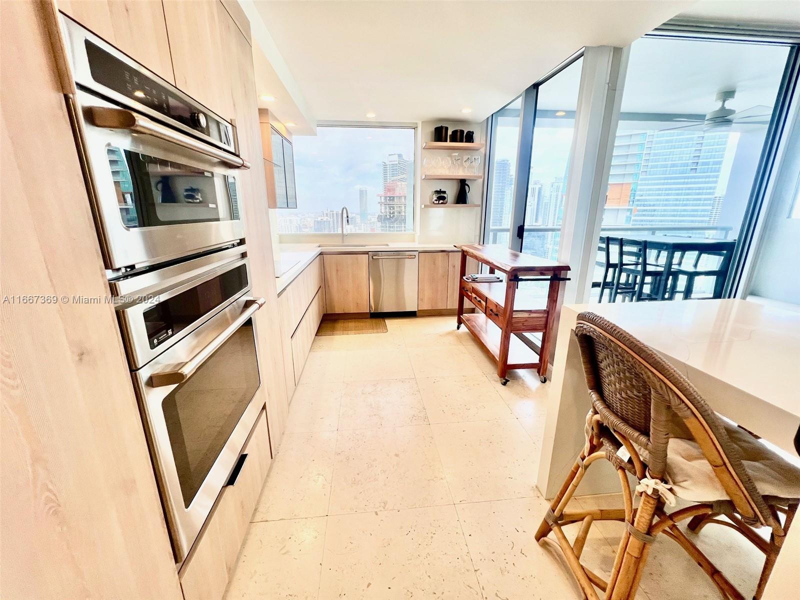 1541 Brickell Ave # A3702