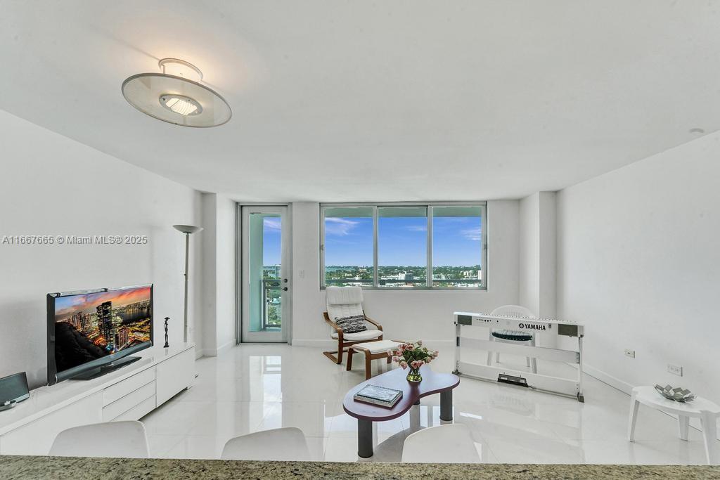 7135 Collins Ave # 1723