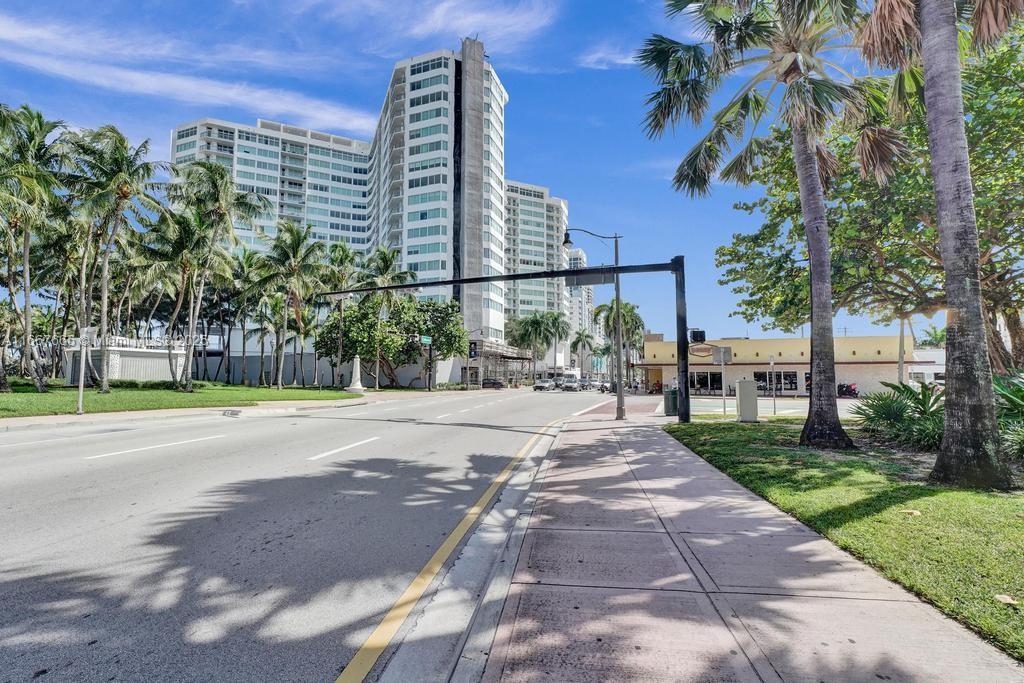 7135 Collins Ave # 1723