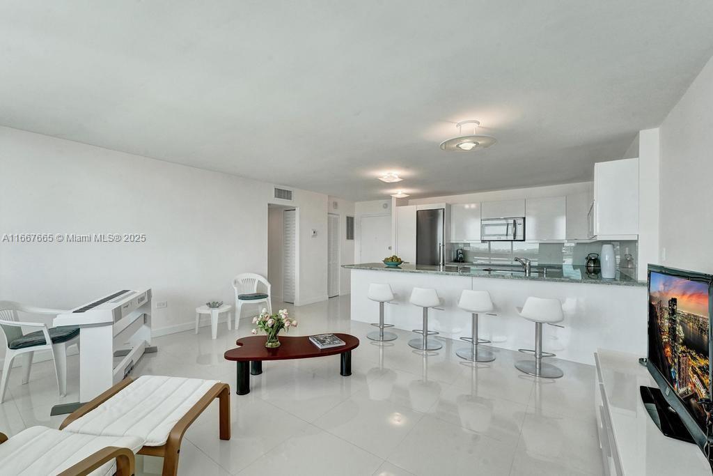 7135 Collins Ave # 1723