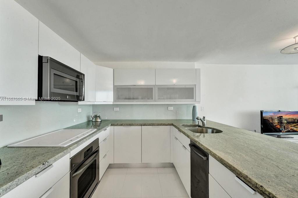 7135 Collins Ave # 1723