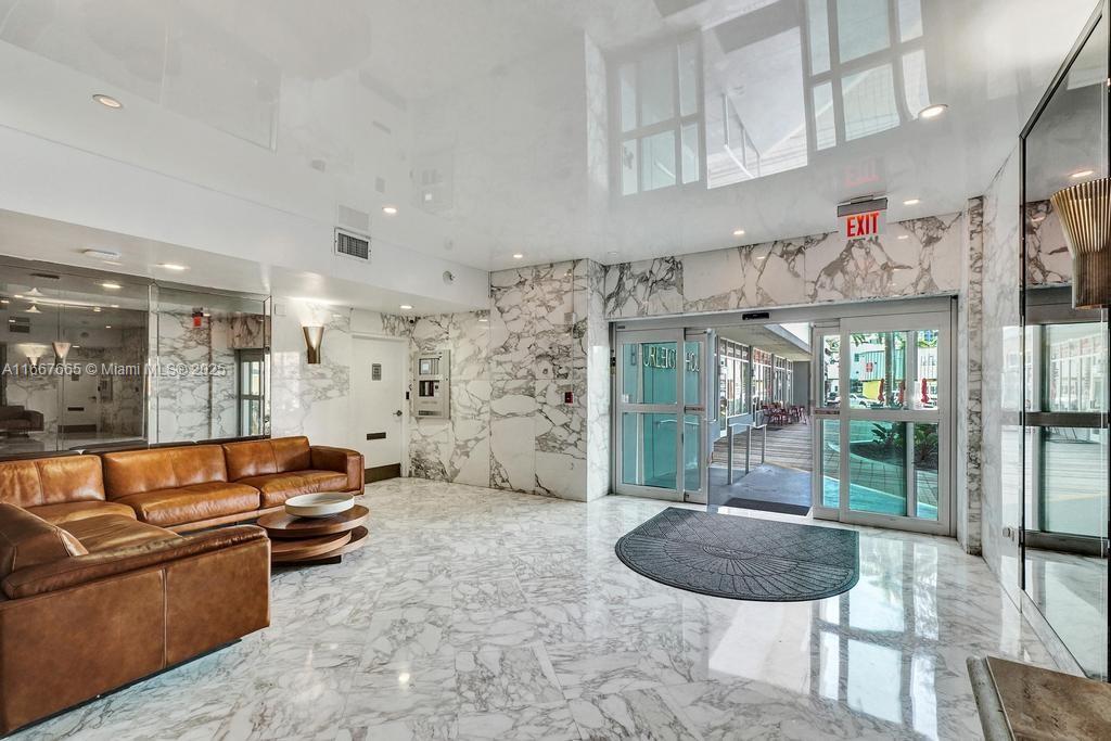 7135 Collins Ave # 1723