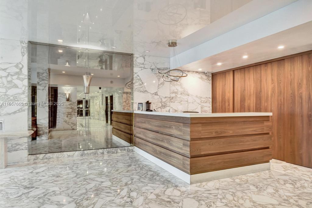 7135 Collins Ave # 1723