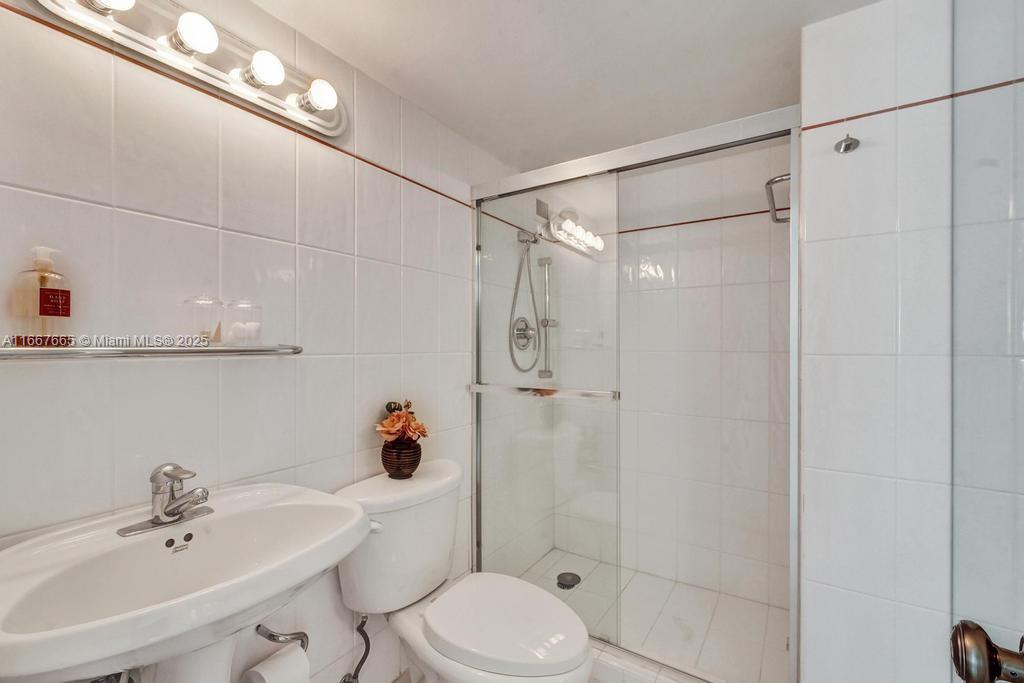 7135 Collins Ave # 1723