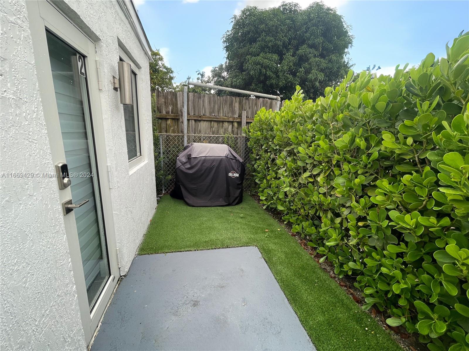 2489 NW 7th St Rear