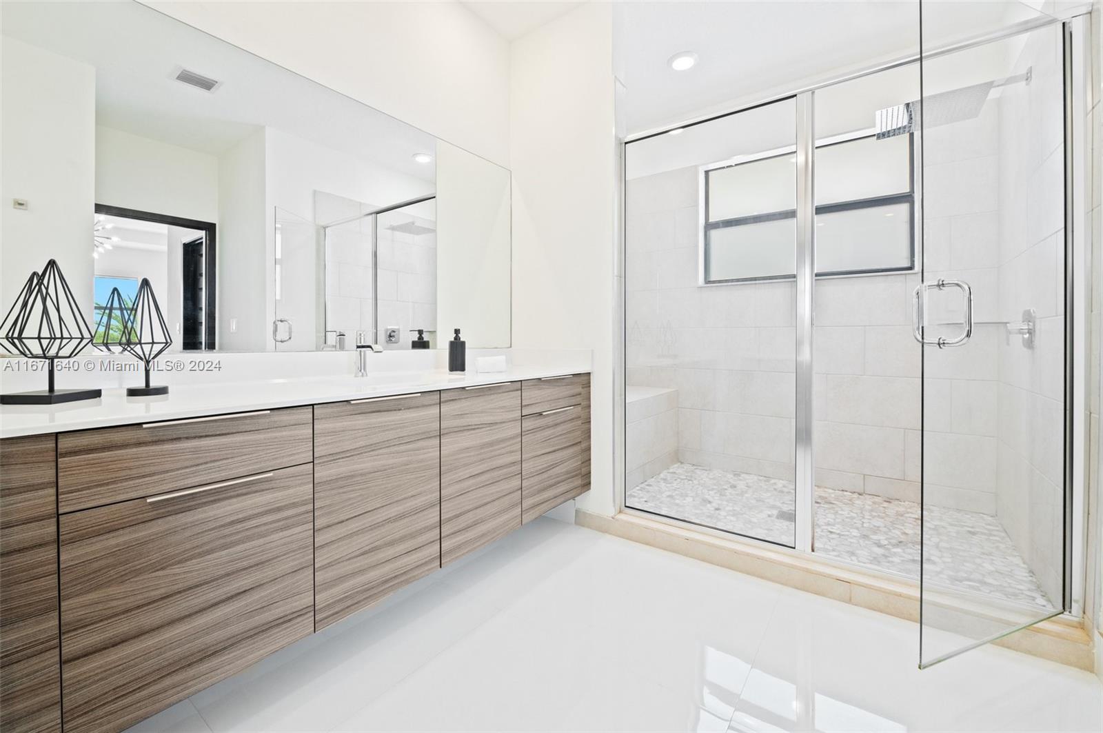 8898 NW 160th Ter