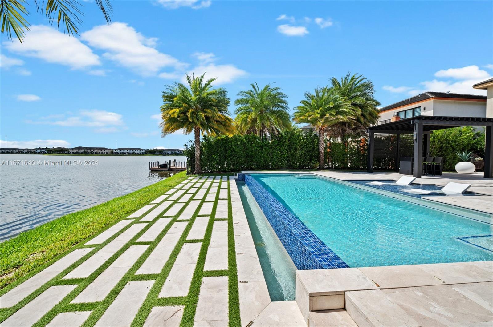 8898 NW 160th Ter