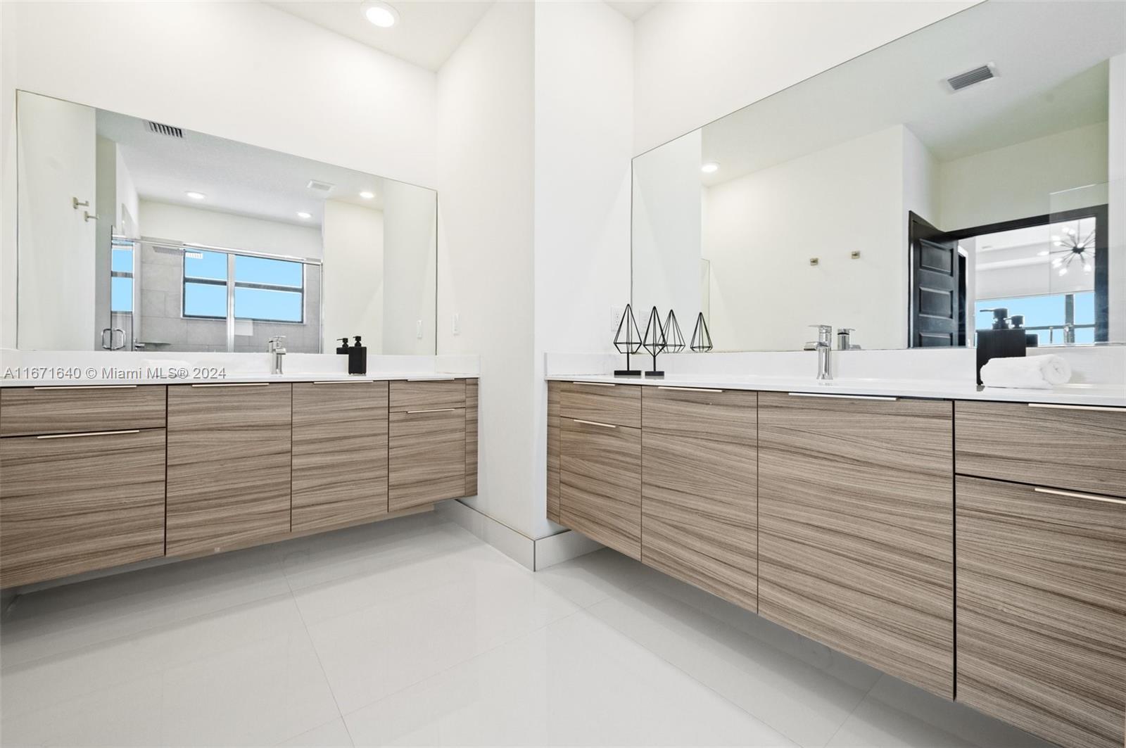 8898 NW 160th Ter