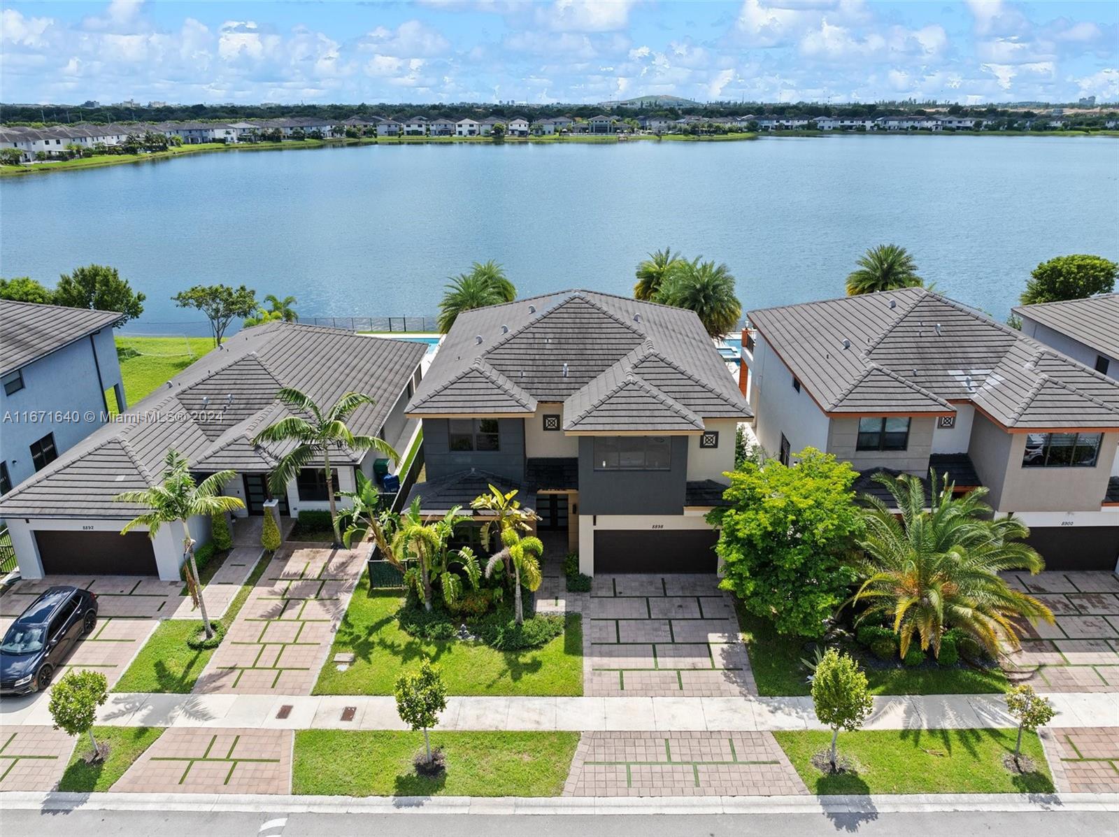 8898 NW 160th Ter