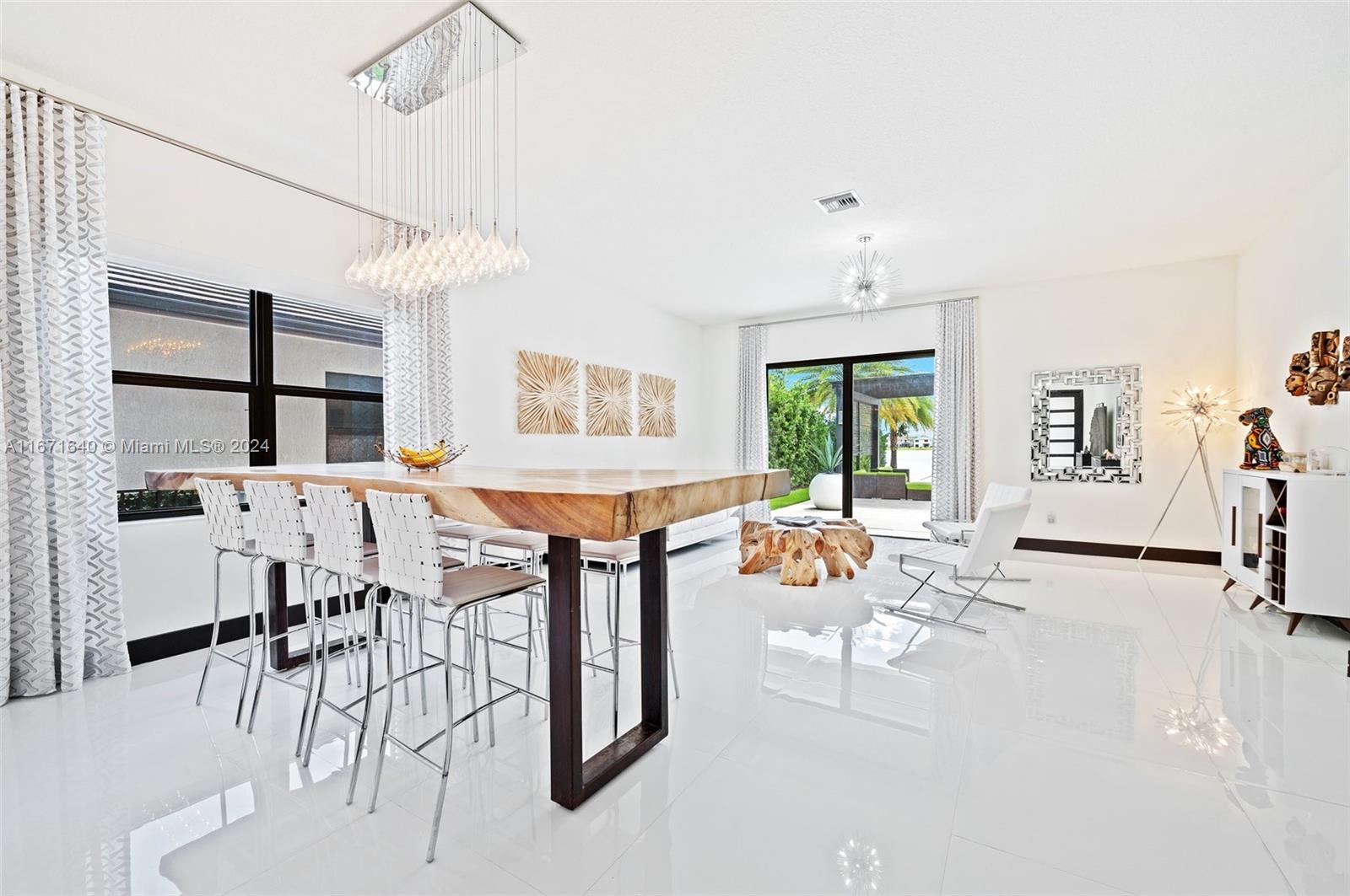 8898 NW 160th Ter