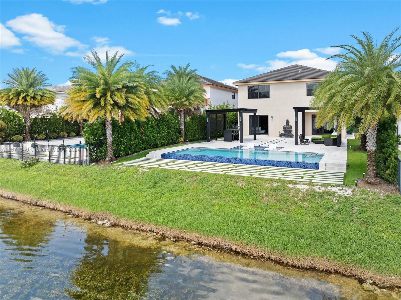 8898 NW 160th Ter