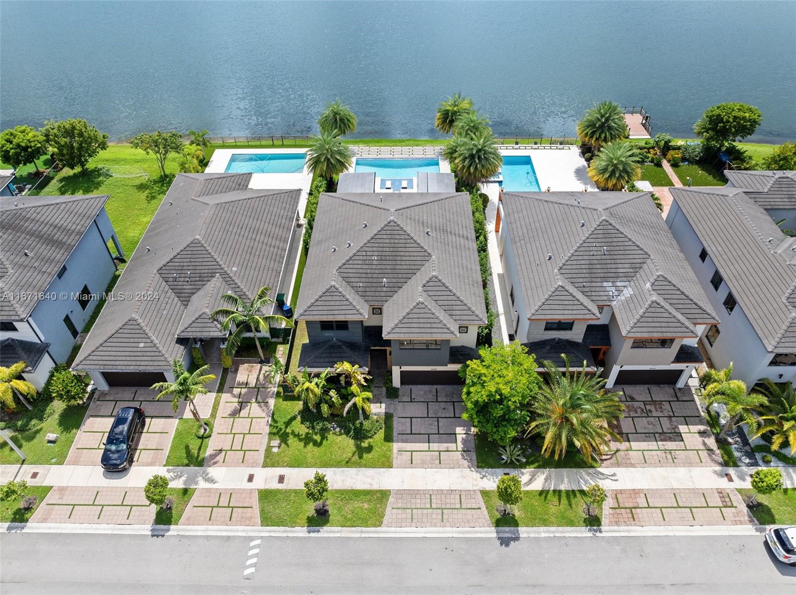 8898 NW 160th Ter