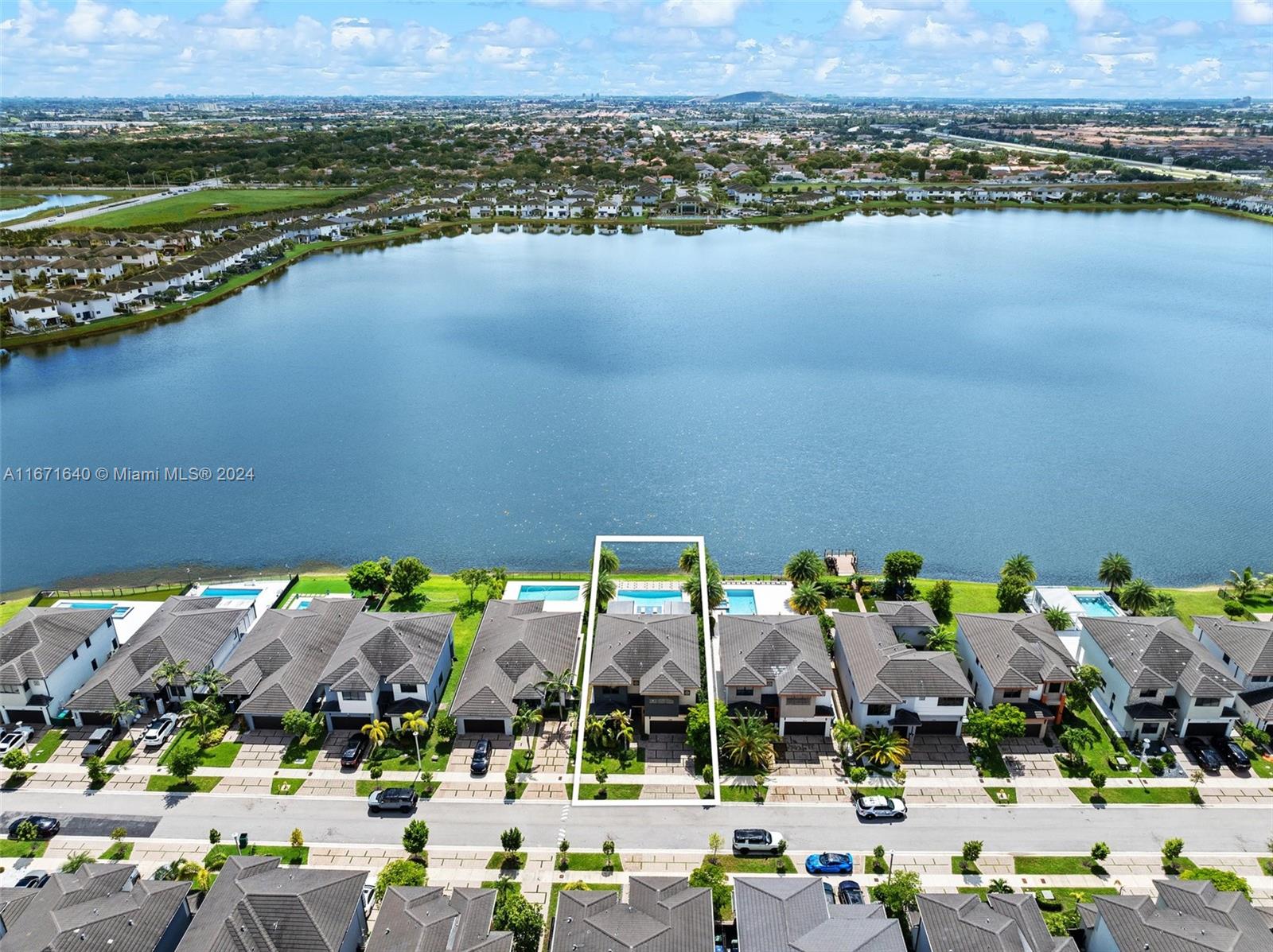 8898 NW 160th Ter