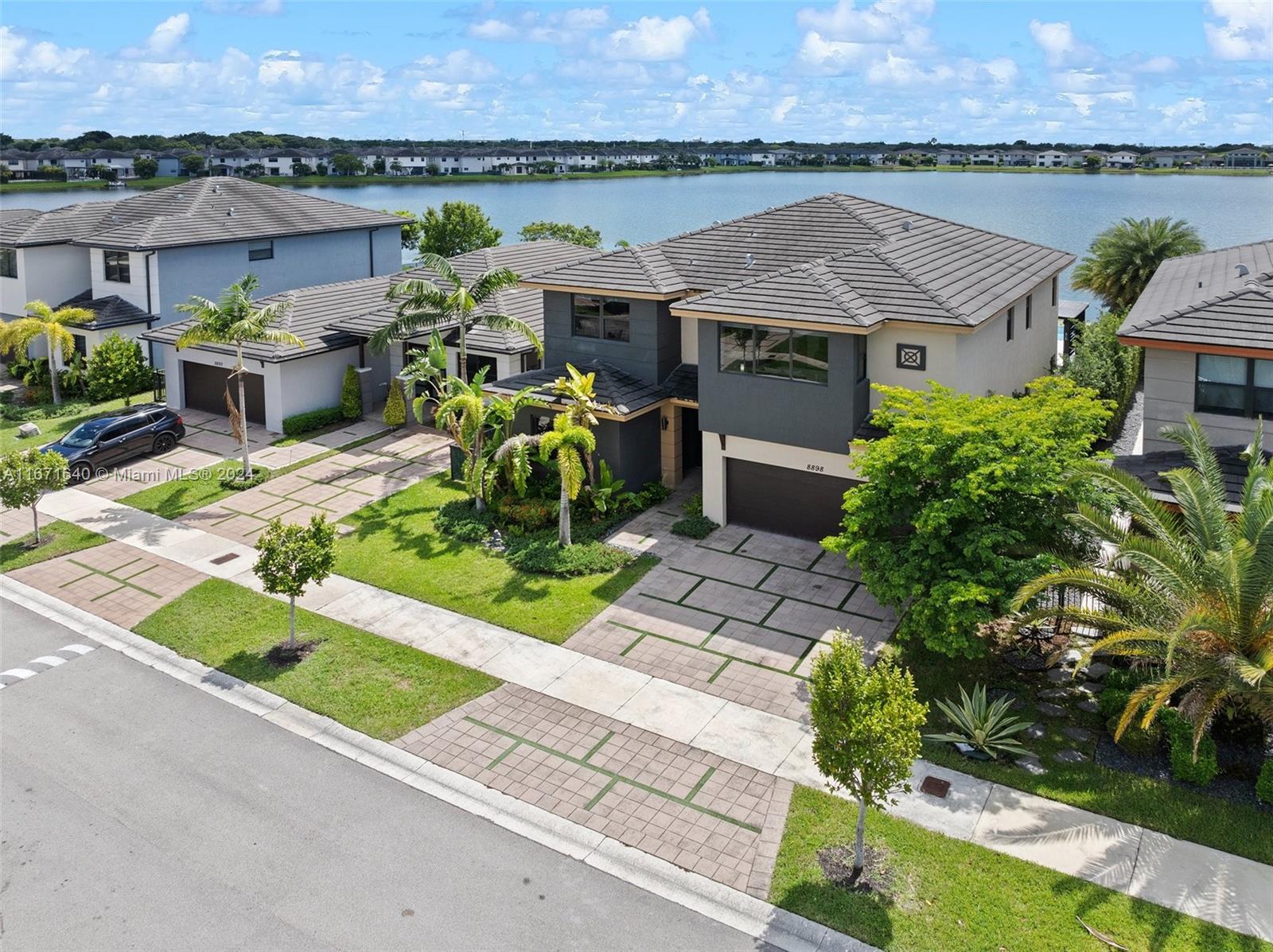 8898 NW 160th Ter
