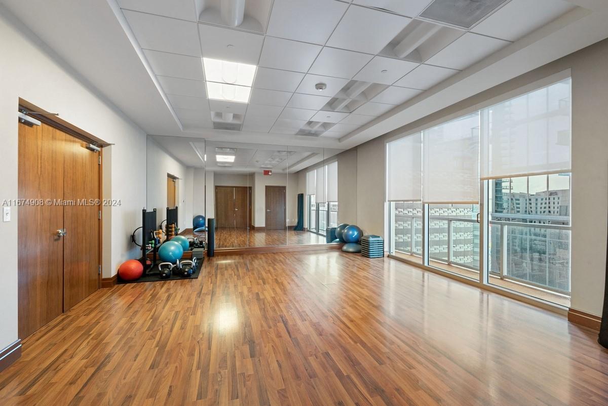 1060 Brickell Ave # 1803
