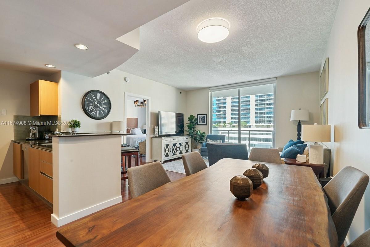 1060 Brickell Ave # 1803