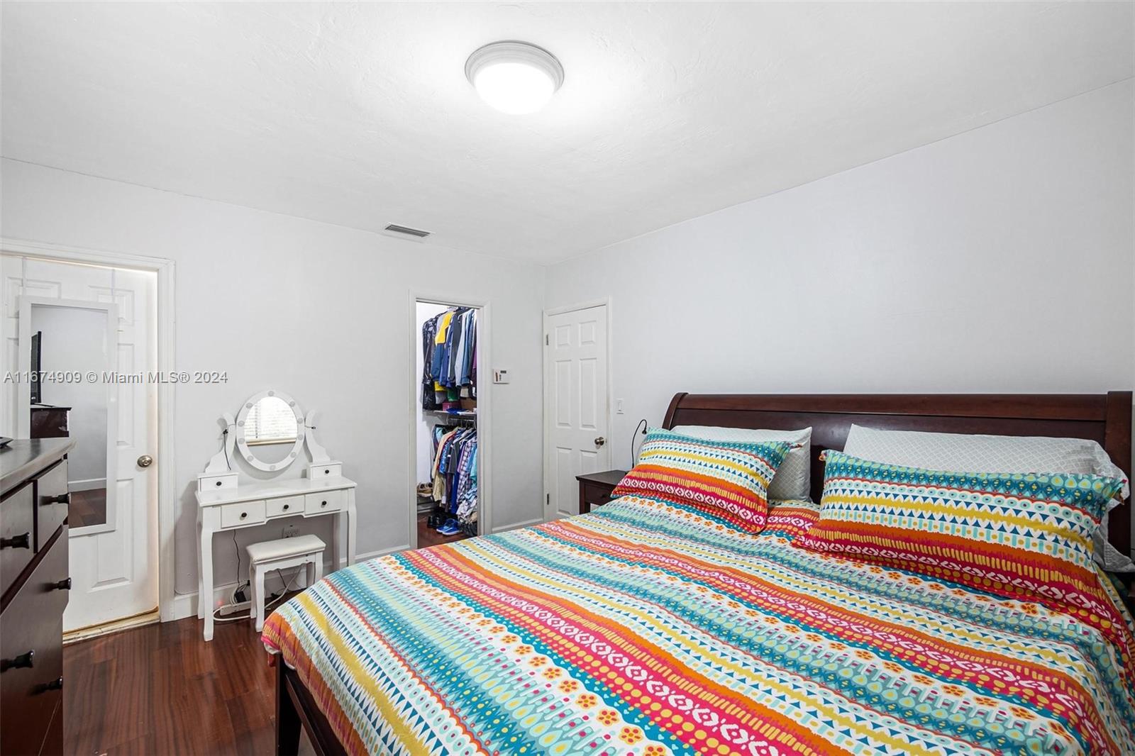 328 Alesio Ave