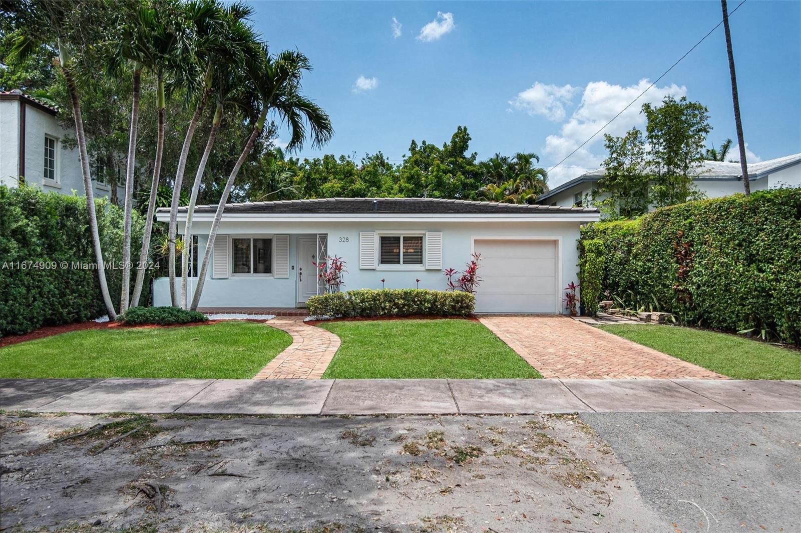 328 Alesio Ave