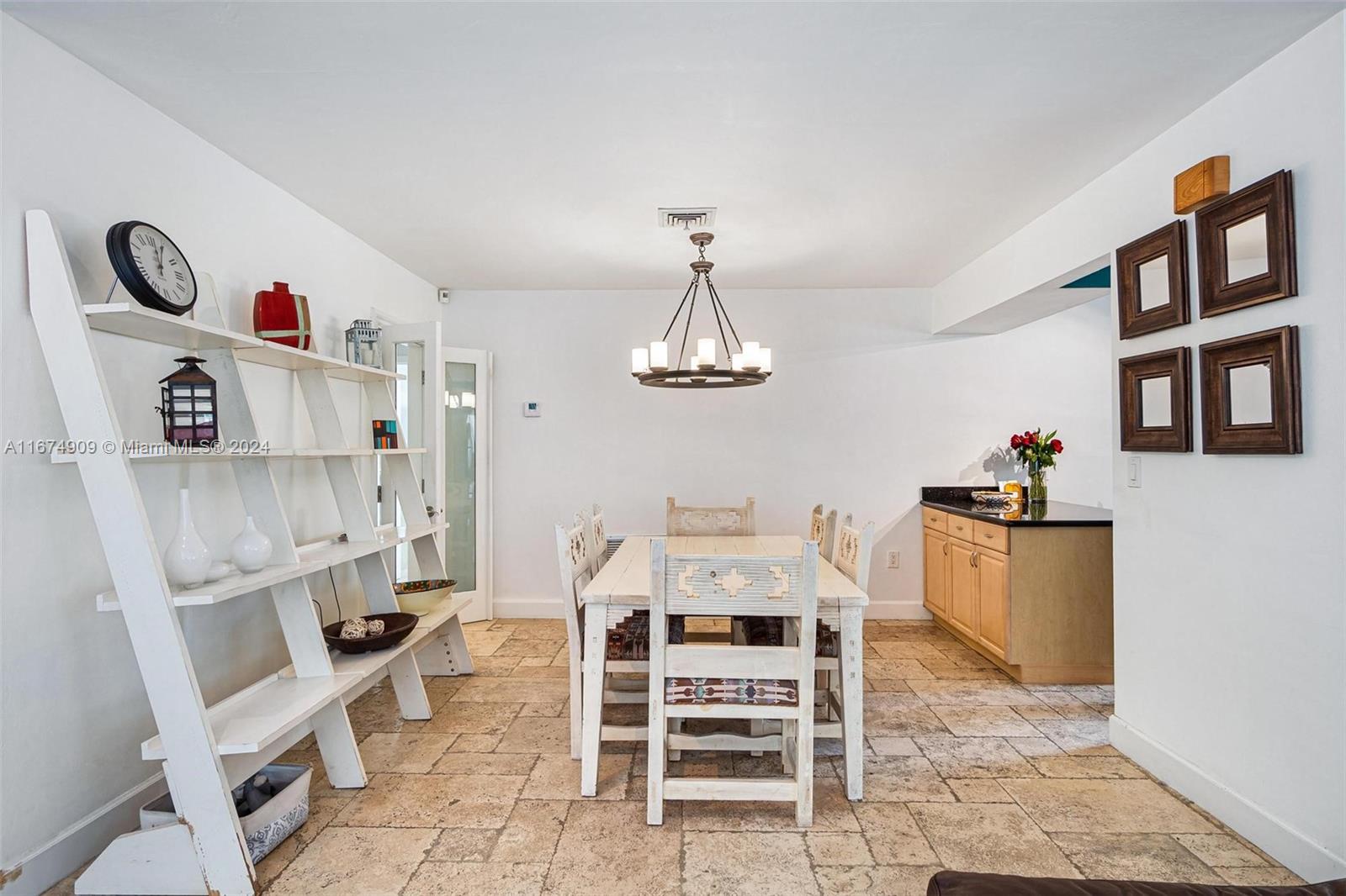 328 Alesio Ave