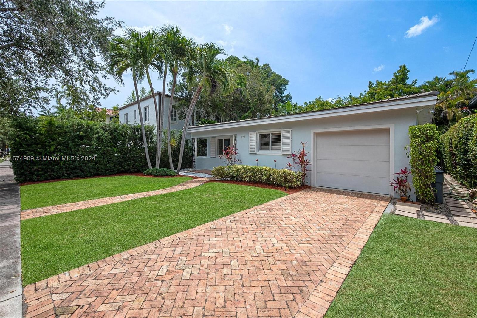 328 Alesio Ave