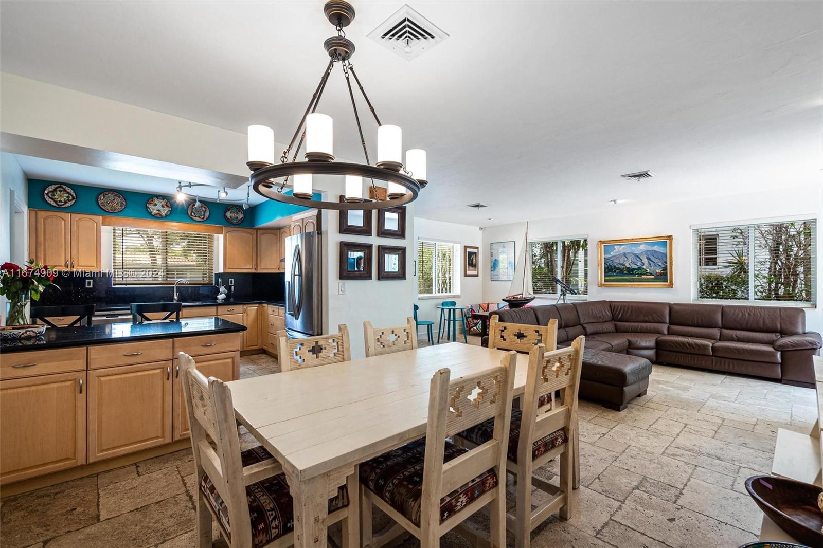 328 Alesio Ave