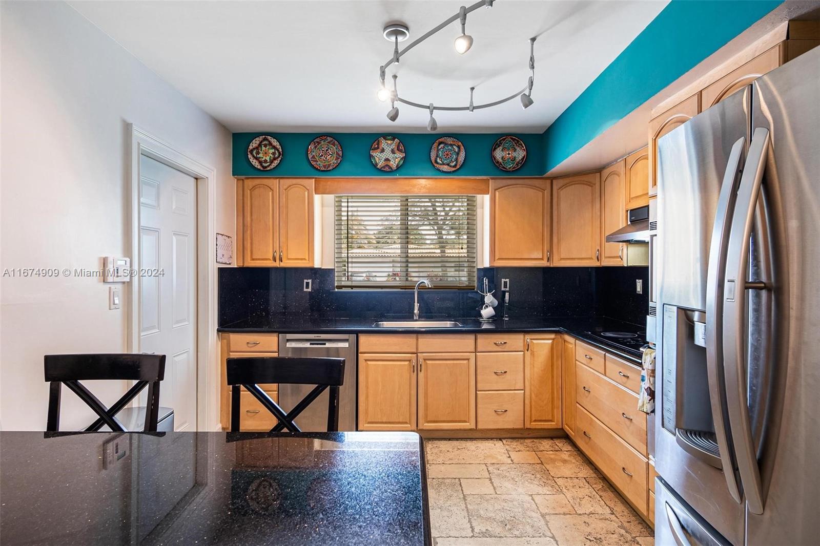 328 Alesio Ave