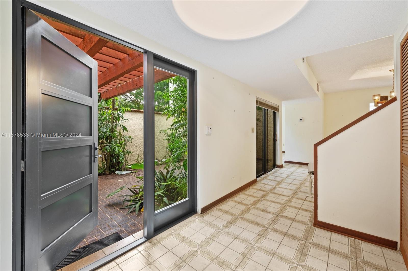 551 Bargello Ave