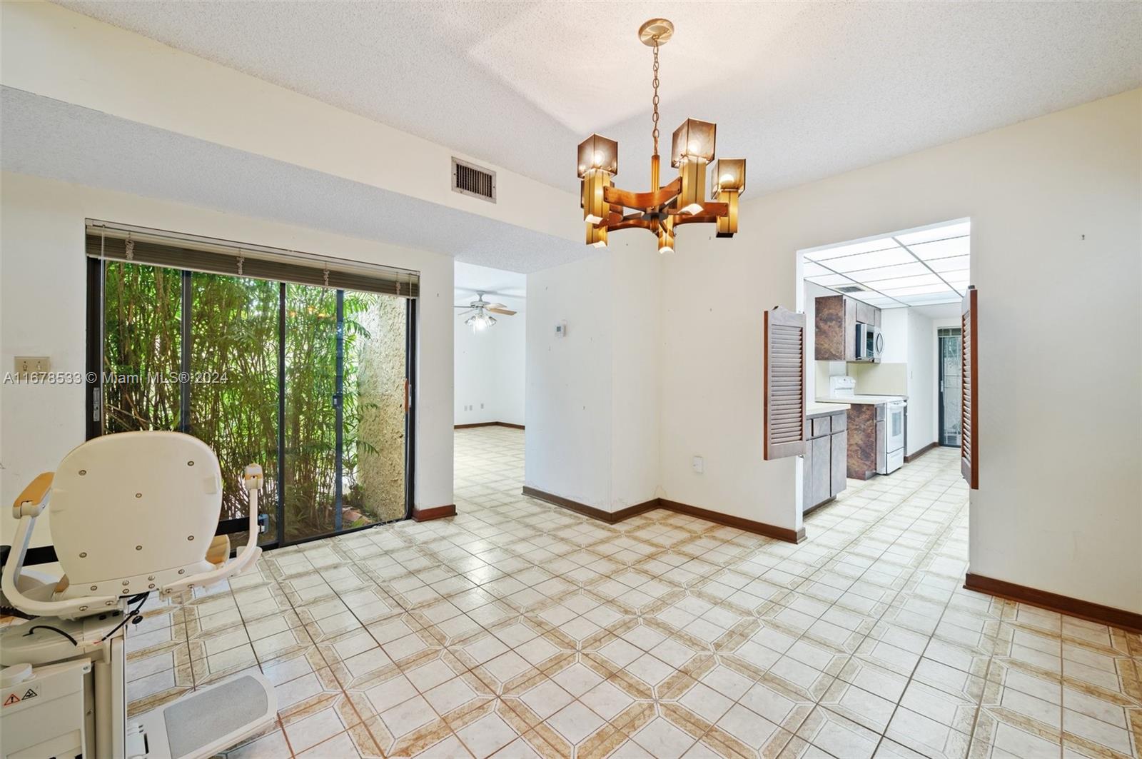 551 Bargello Ave