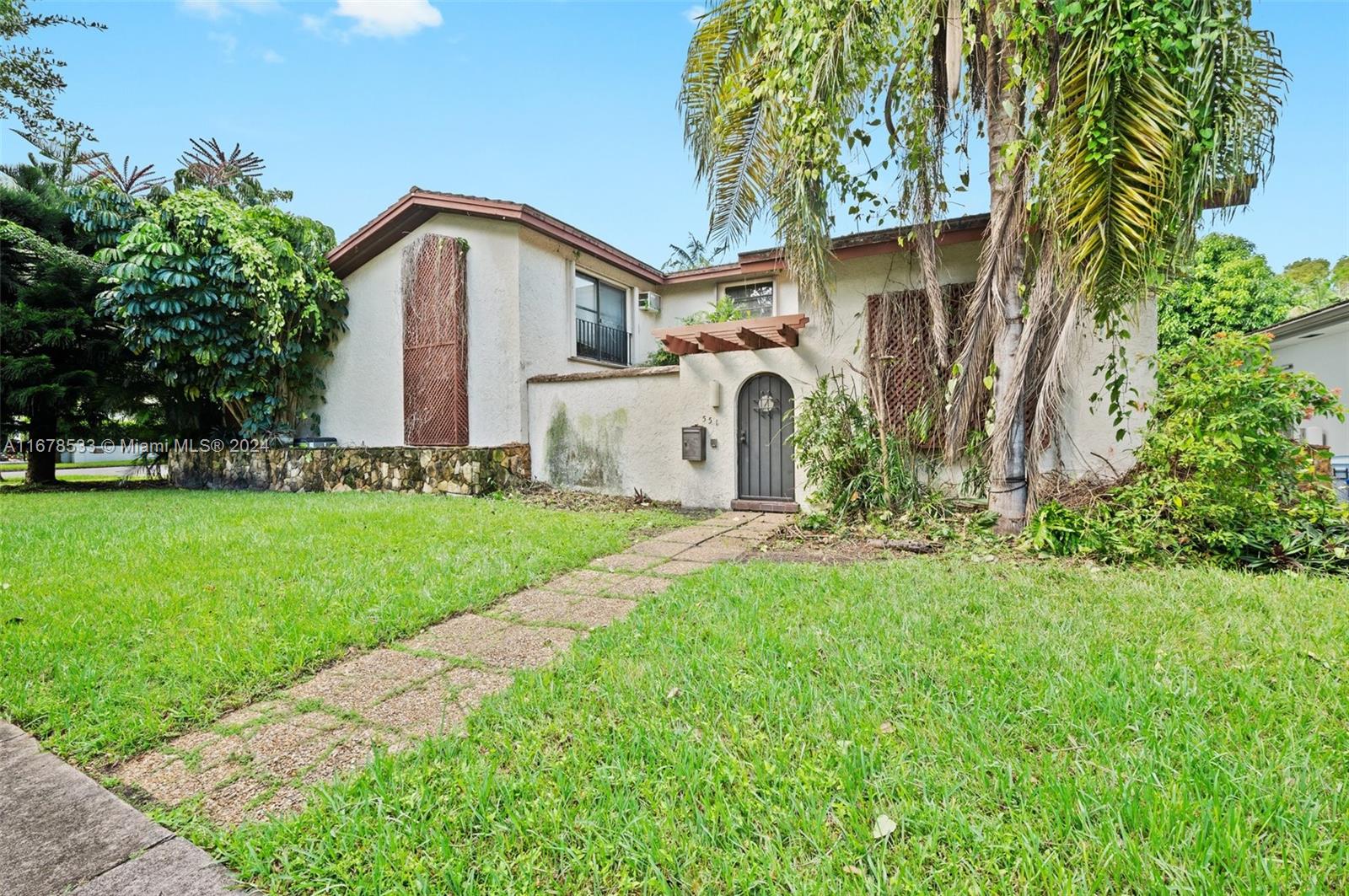 551 Bargello Ave
