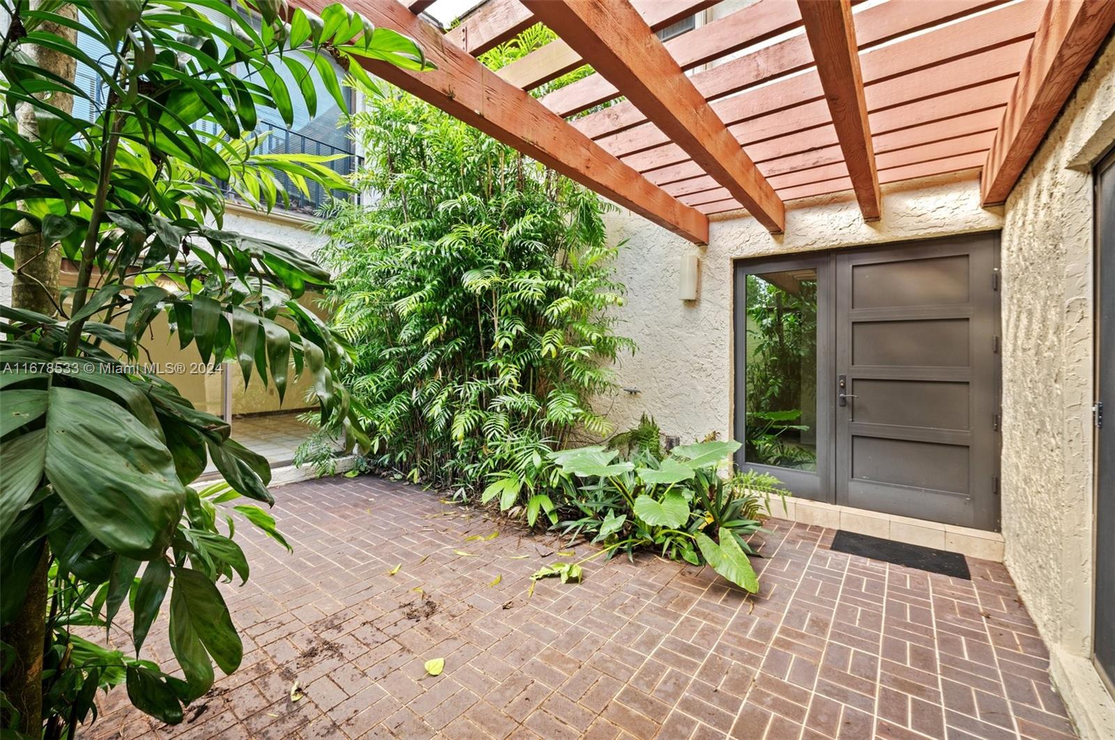 551 Bargello Ave