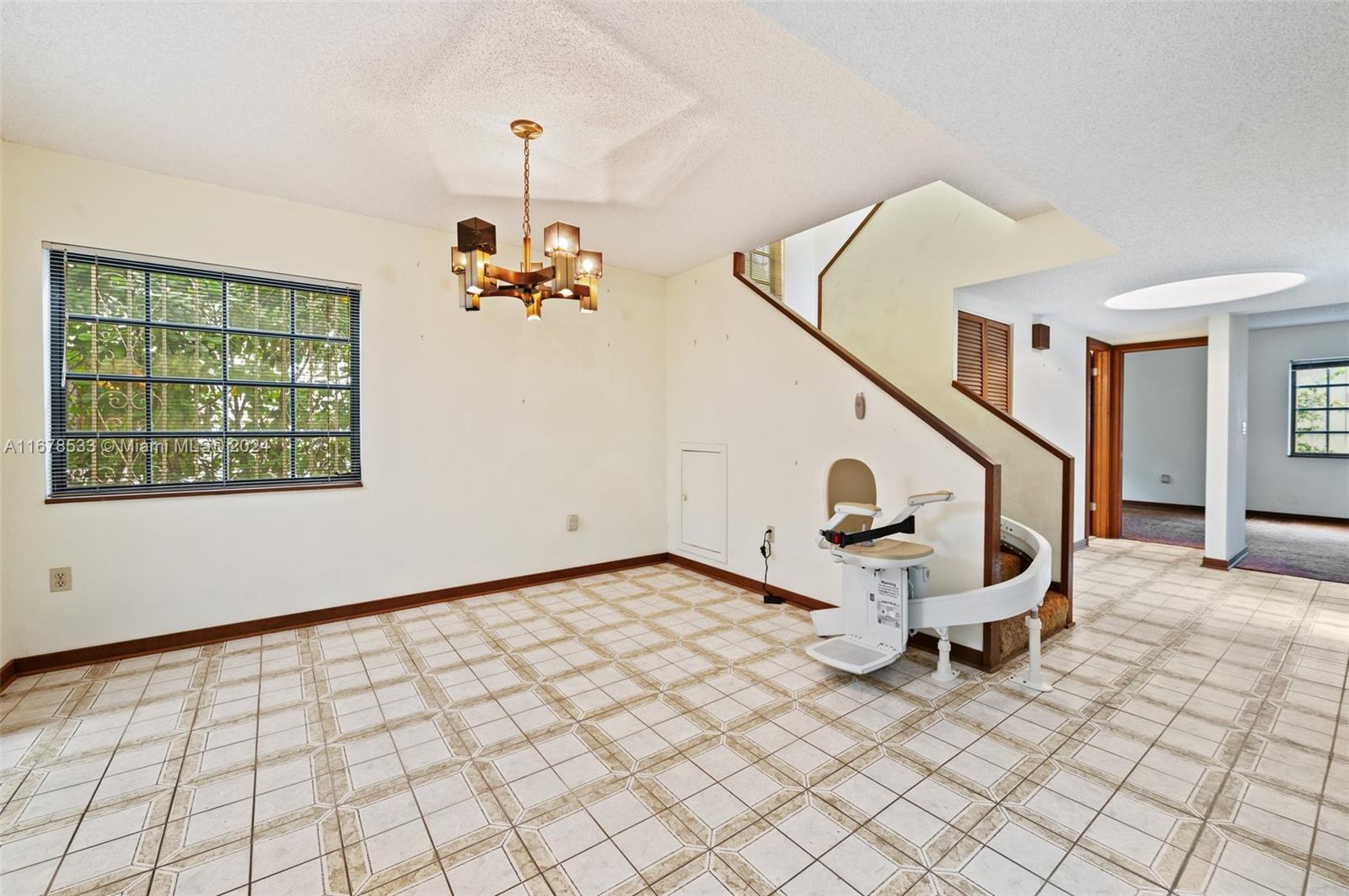 551 Bargello Ave