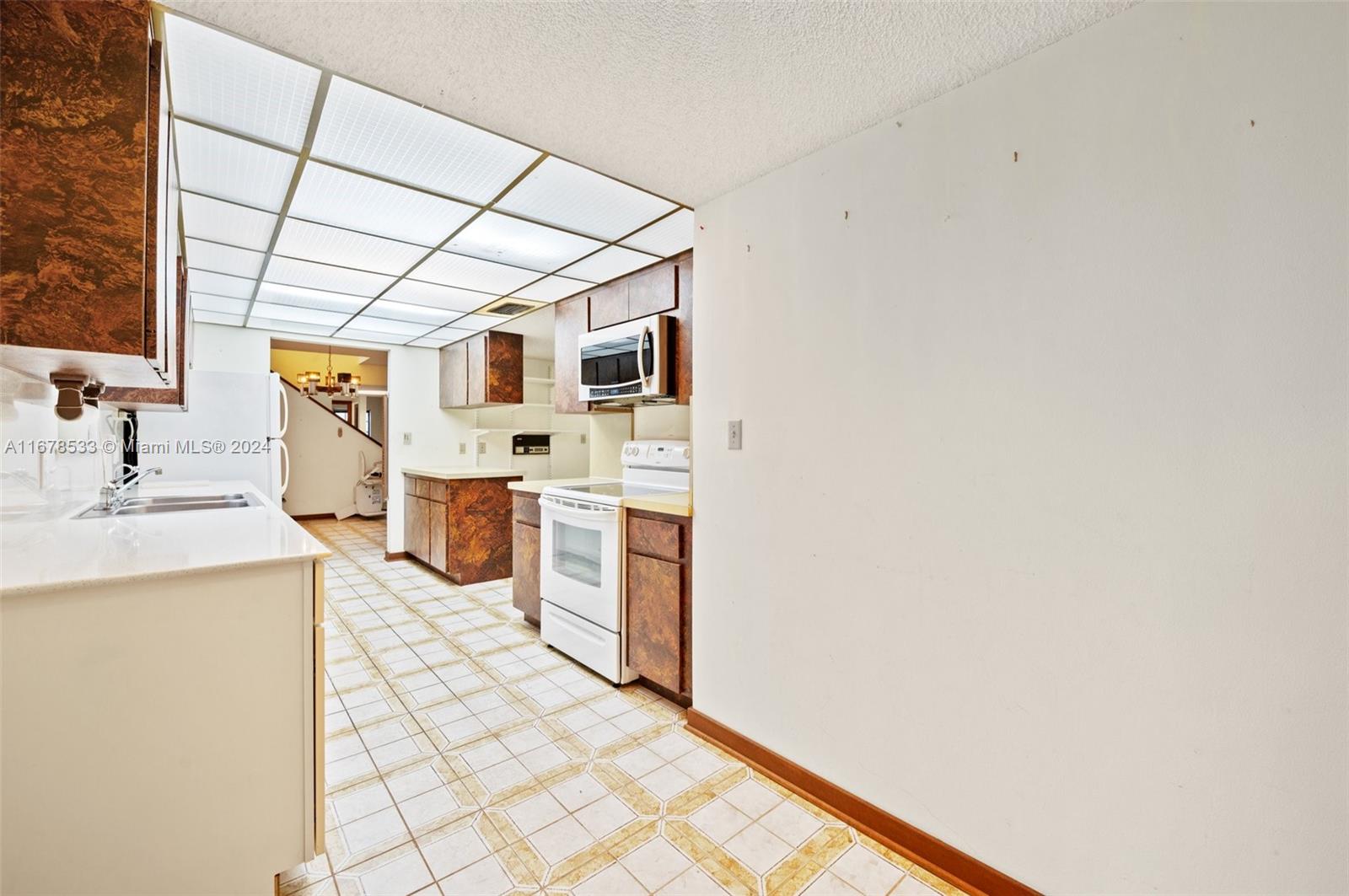 551 Bargello Ave