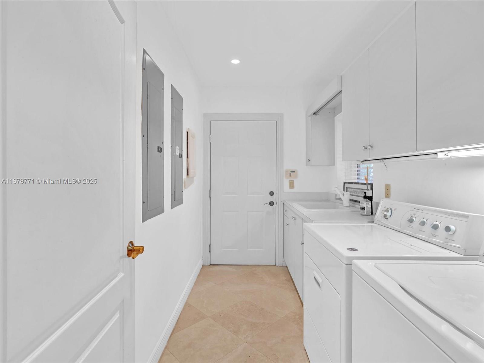 449 Isle Of Palms Dr