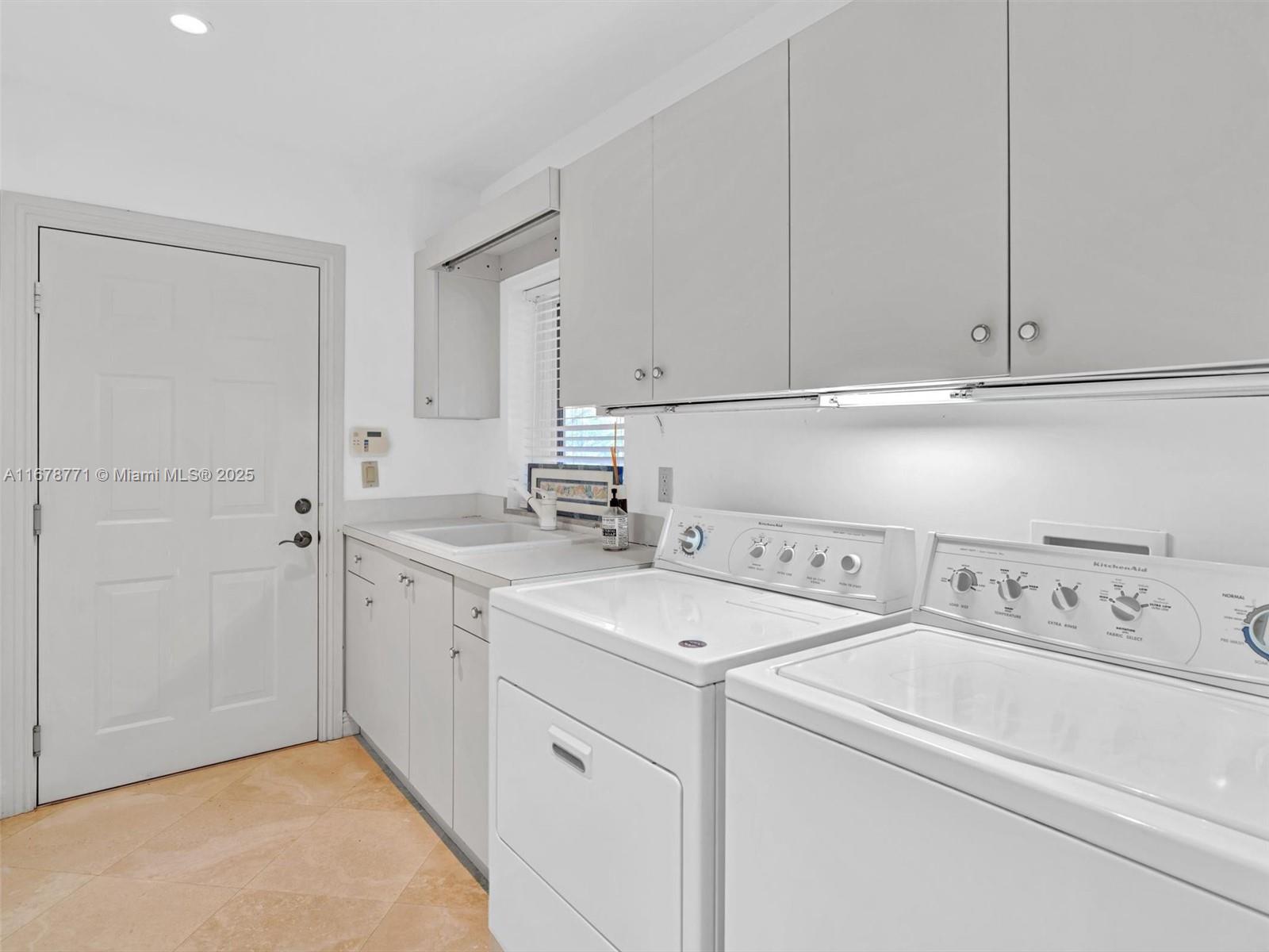 449 Isle Of Palms Dr